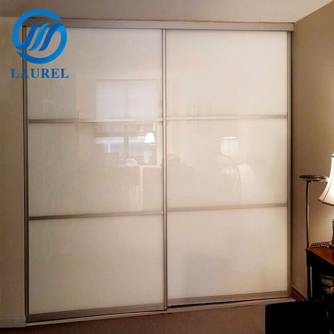 White Lacquered Glass Wardrobe